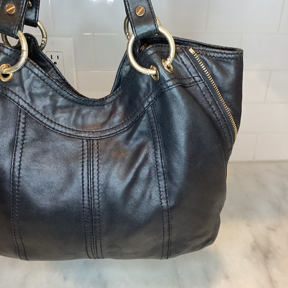 MICHAEL KORS MOXLEY BLACK SOFT LEATHER SHOULDER TOTE - Picture 6 of 16